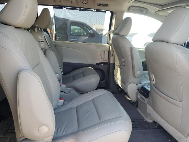 2018 TOYOTA SIENNA XLE