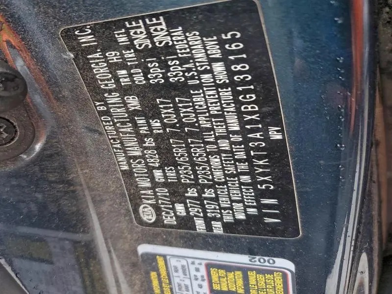 2011 KIA SORENTO BASE  