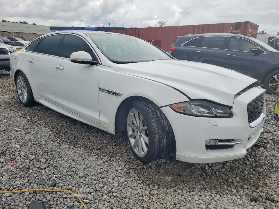 2016 JAGUAR XJ   