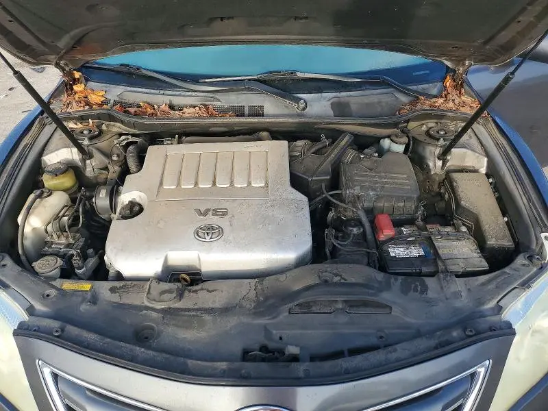 2011 TOYOTA CAMRY XLE V6  
