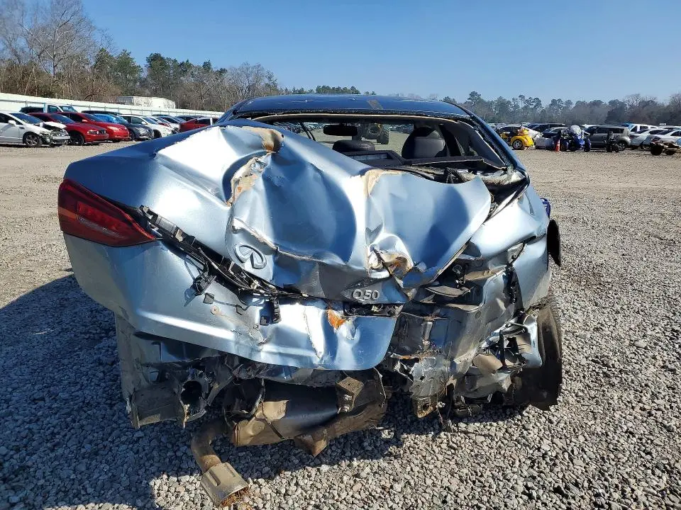 2019 INFINITI Q50 LUXE  