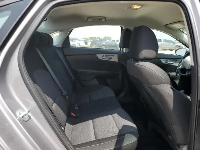 2023 KIA FORTE LX  