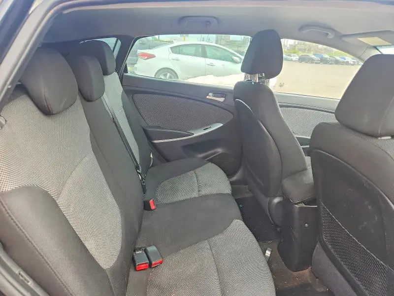 2012 HYUNDAI ACCENT GS  