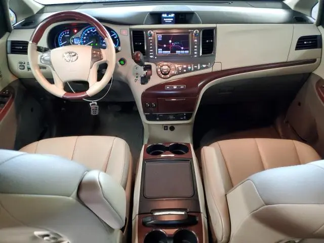 2012 TOYOTA SIENNA XLE  