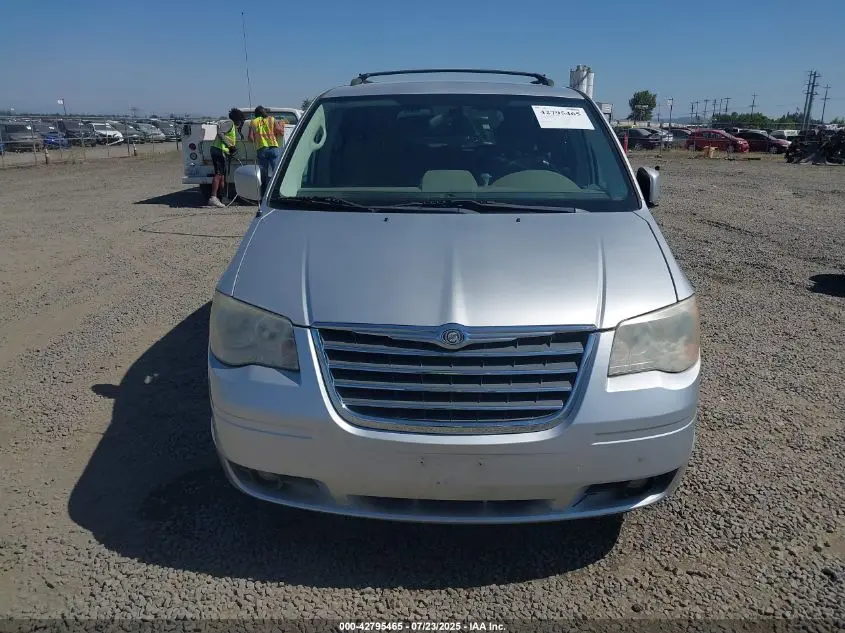 2010 CHRYSLER TOWN & COUNTRY TOURING