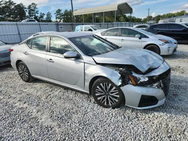 2023 NISSAN ALTIMA SV  