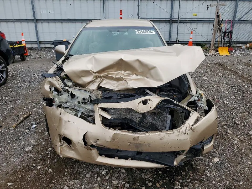2010 TOYOTA CAMRY LE  