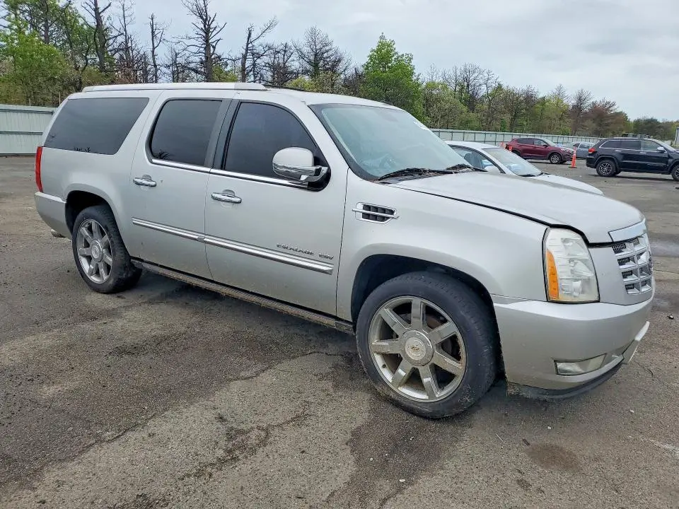 2010 CADILLAC ESCALADE ESV PREMIUM  