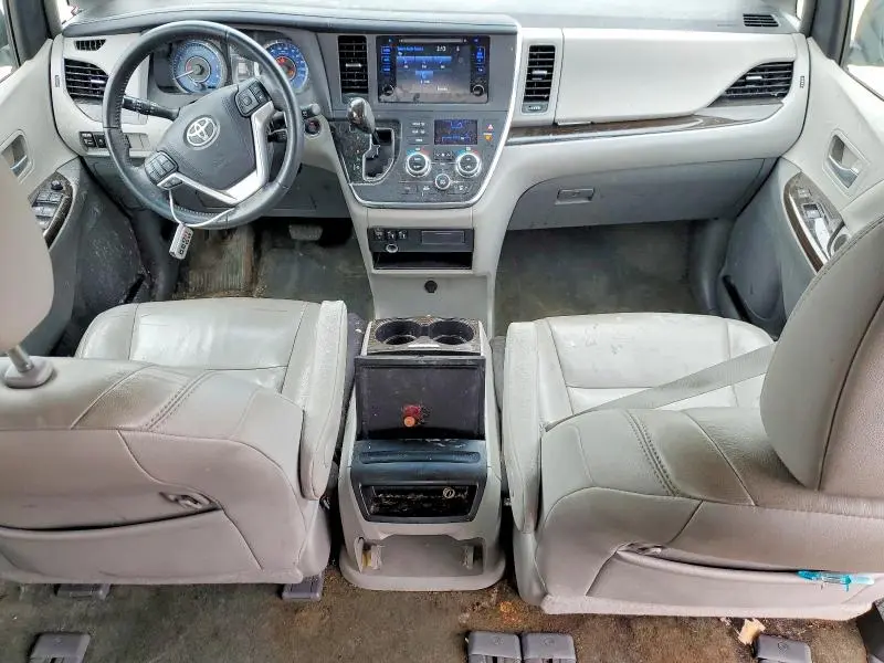 2015 TOYOTA SIENNA XLE 8-PASSENGER  