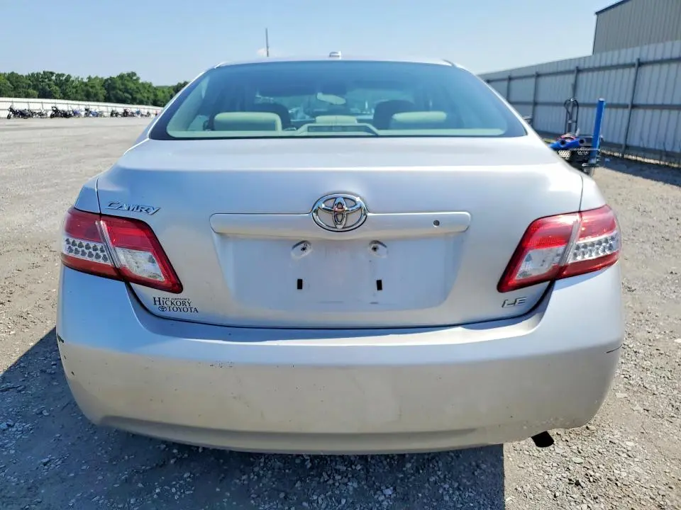 2011 TOYOTA CAMRY LE  
