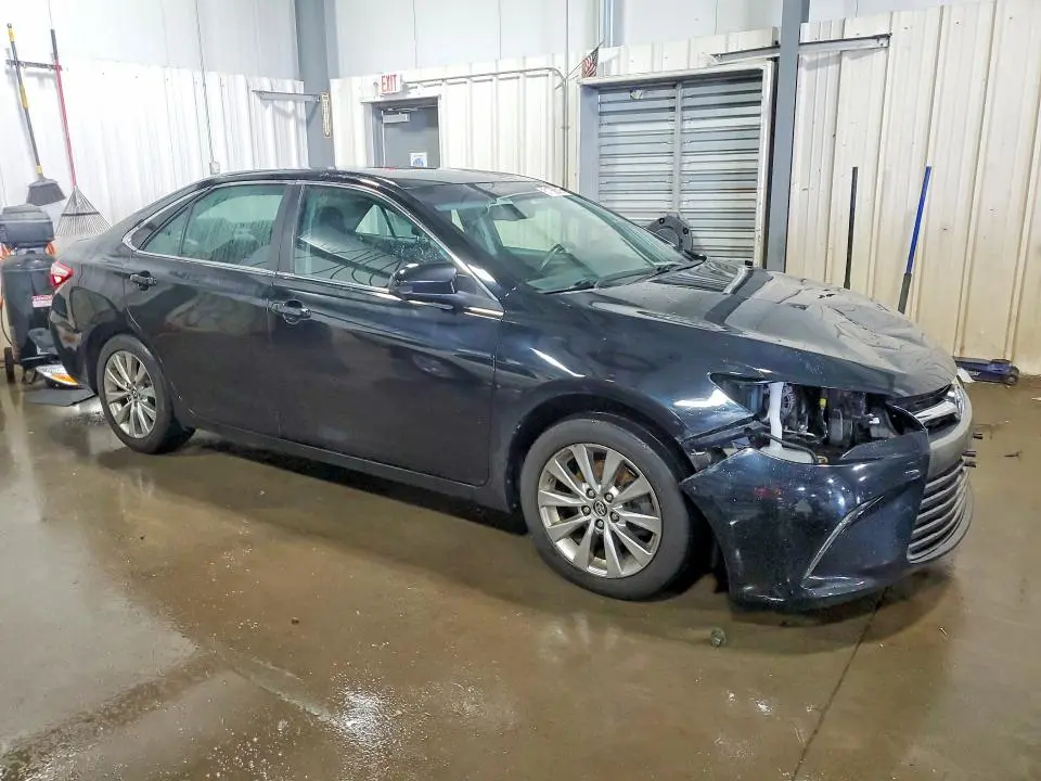 2015 TOYOTA CAMRY XLE  