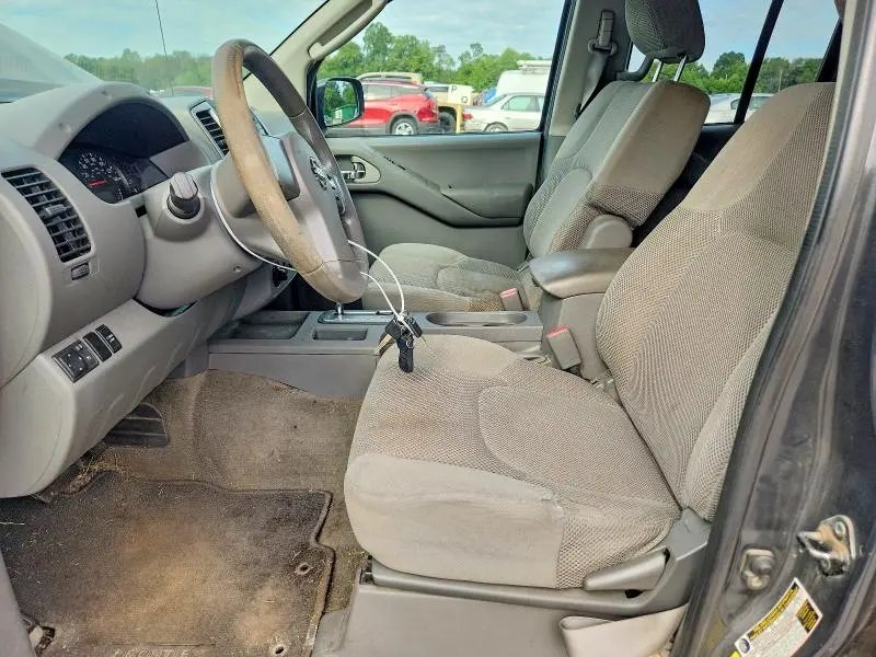 2010 NISSAN FRONTIER SE V6  