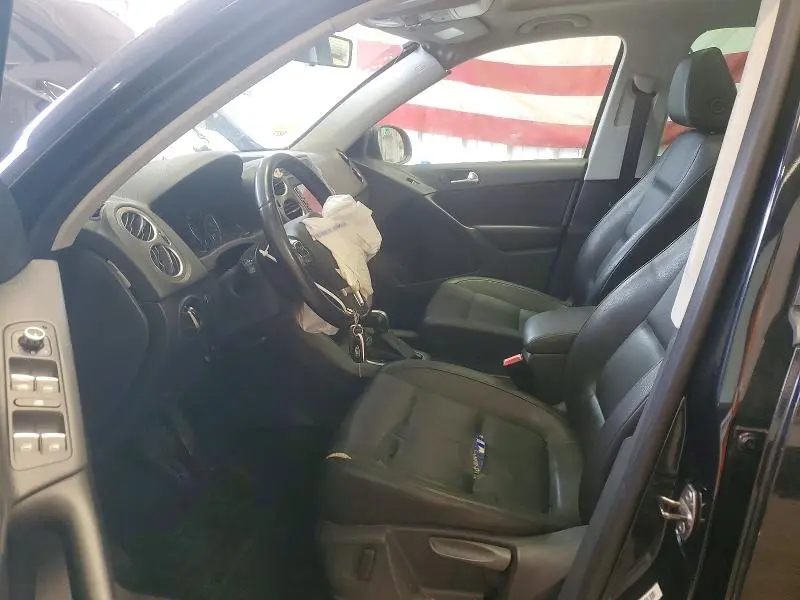 2011 VOLKSWAGEN TIGUAN S  