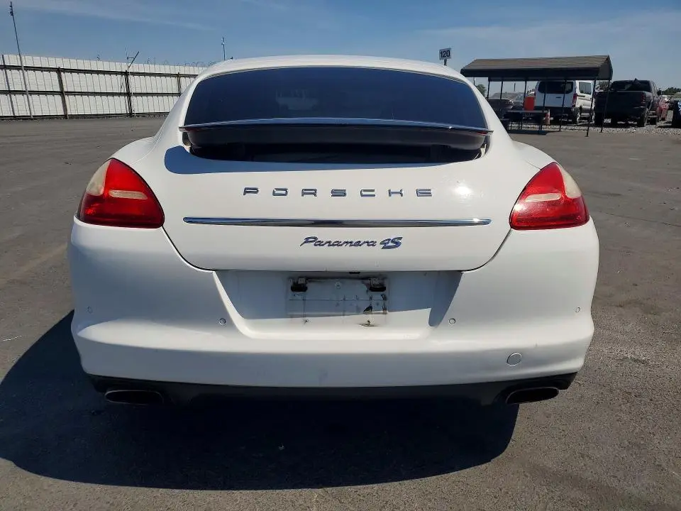 2012 PORSCHE PANAMERA 2  