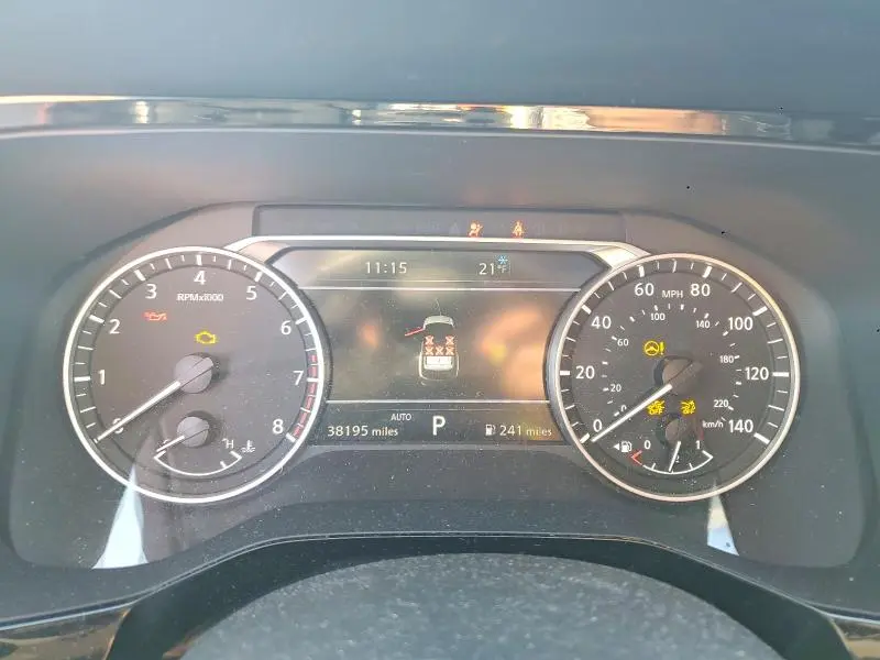 2023 NISSAN PATHFINDER SL  