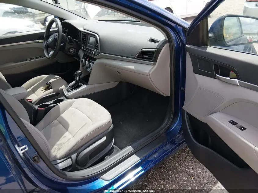 2019 HYUNDAI ELANTRA SE