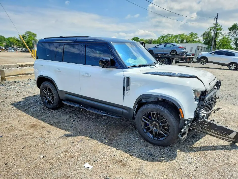 2022 LAND ROVER DEFENDER 110 S  