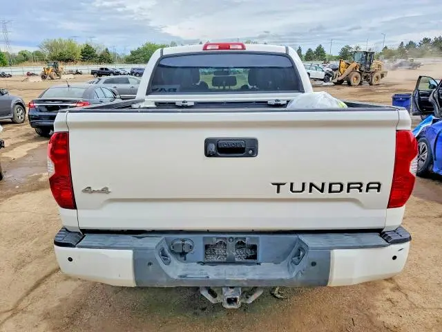 2017 TOYOTA TUNDRA SR5  