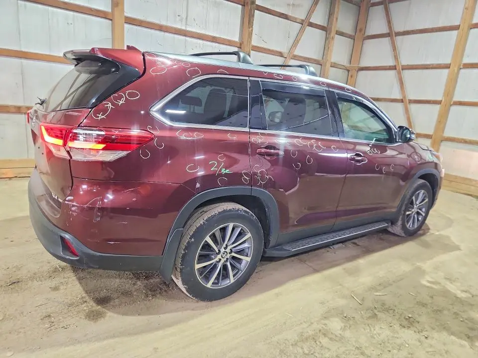 2019 TOYOTA HIGHLANDER XLE  