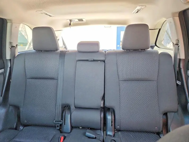 2016 TOYOTA HIGHLANDER LE  