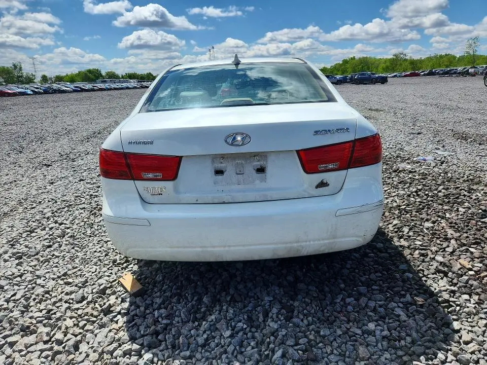 2010 HYUNDAI SONATA GLS  