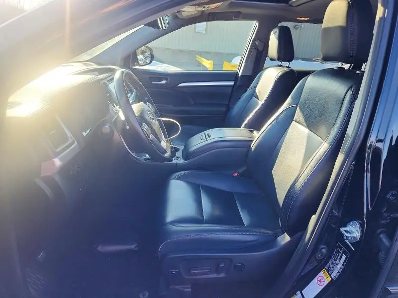 2019 TOYOTA HIGHLANDER XLE  