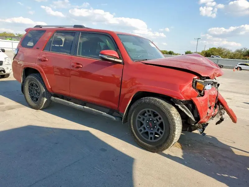 2022 TOYOTA 4RUNNER SR5  