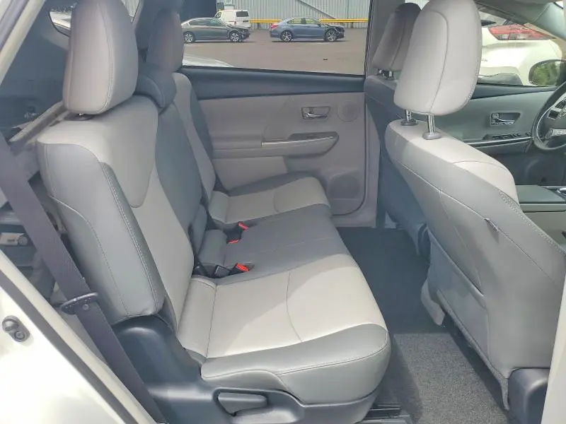 2017 TOYOTA PRIUS V FIVE  