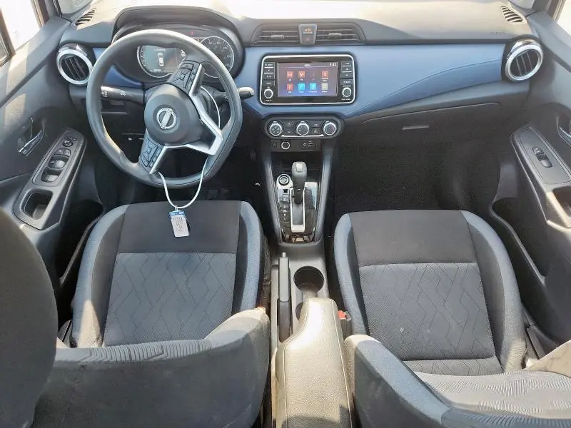 2023 NISSAN VERSA SV  