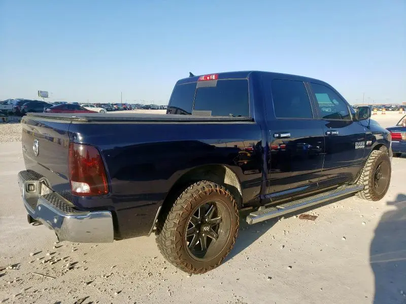 2016 RAM 1500 SLT  