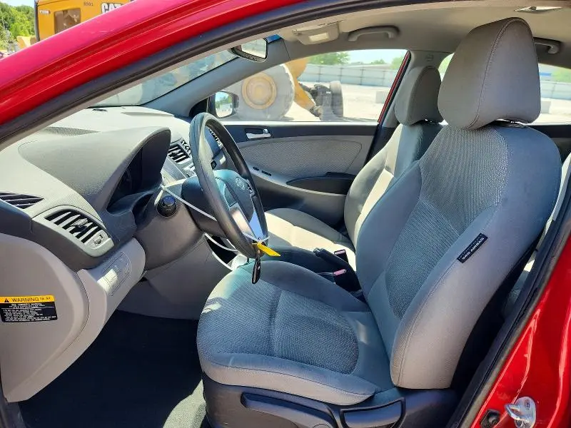 2013 HYUNDAI ACCENT GS  