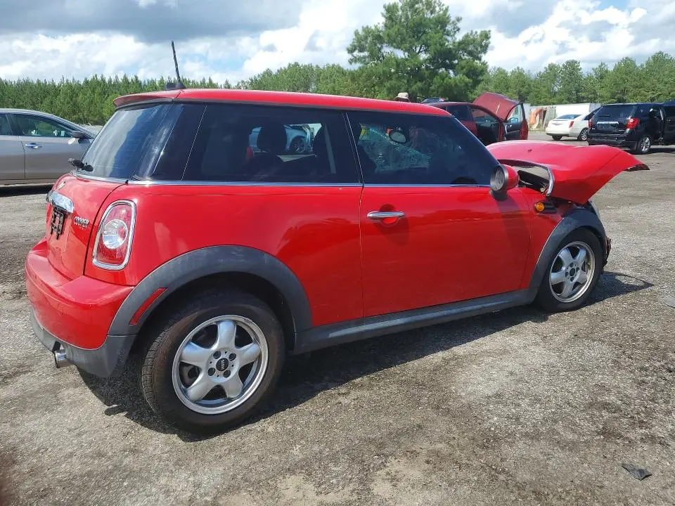 2011 MINI COOPER   