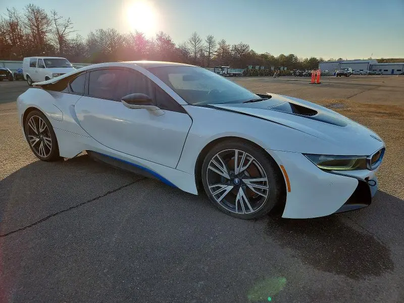 2015 BMW I8   