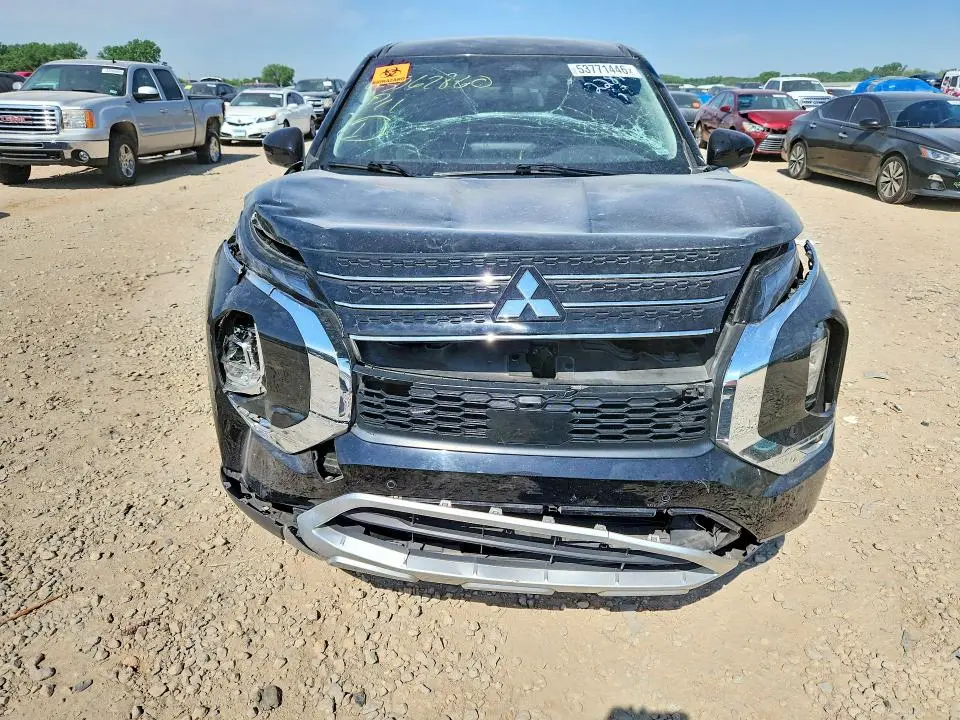 2024 MITSUBISHI OUTLANDER SE  