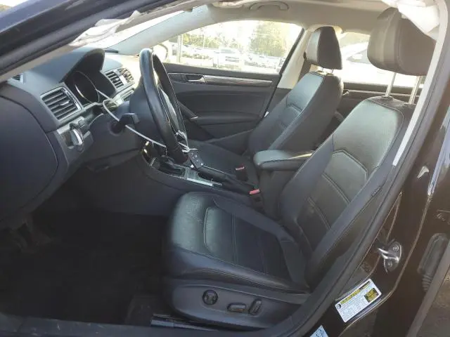 2018 VOLKSWAGEN PASSAT SE  