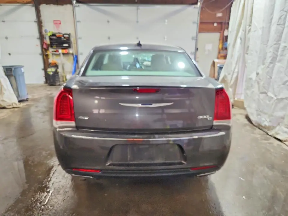 2015 CHRYSLER 300C   