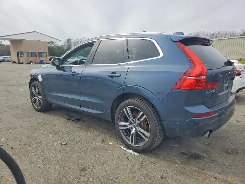 2018 VOLVO XC60 T5 MOMENTUM  