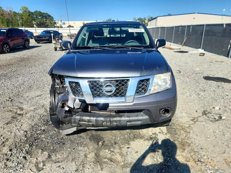 2017 NISSAN FRONTIER SV  
