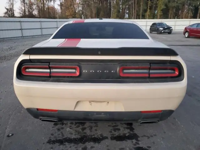 2016 DODGE CHALLENGER SXT  