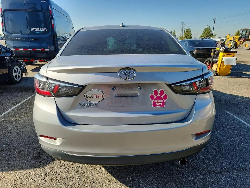 2019 TOYOTA YARIS LE  