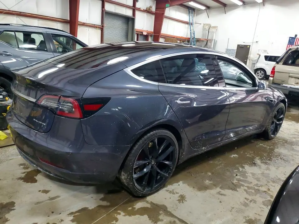 2018 TESLA MODEL 3   