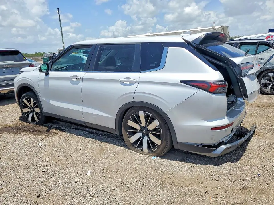 2025 MITSUBISHI OUTLANDER SE  