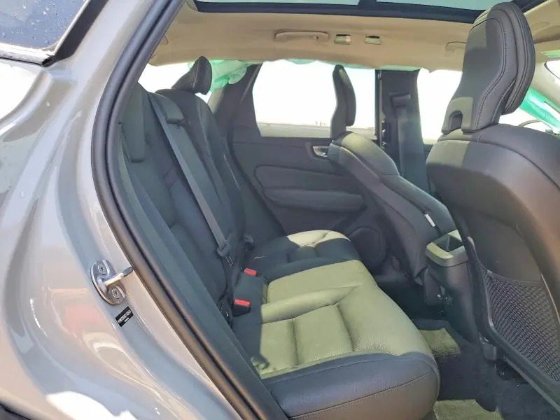 2025 VOLVO XC60 PLUS  