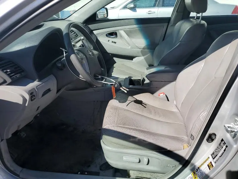 2010 TOYOTA CAMRY LE  