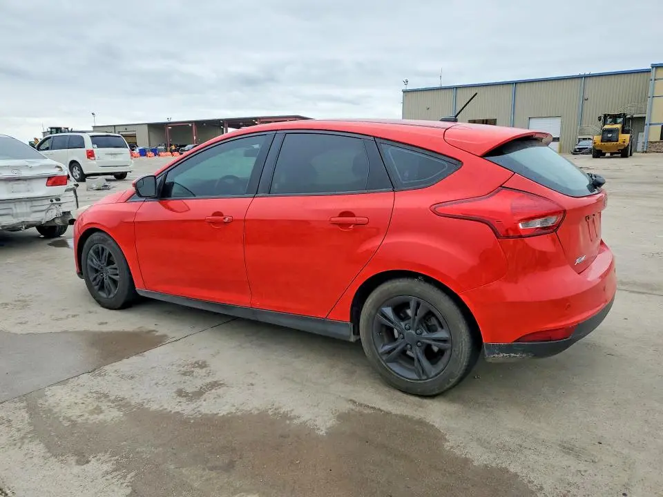 2016 FORD FOCUS SE  
