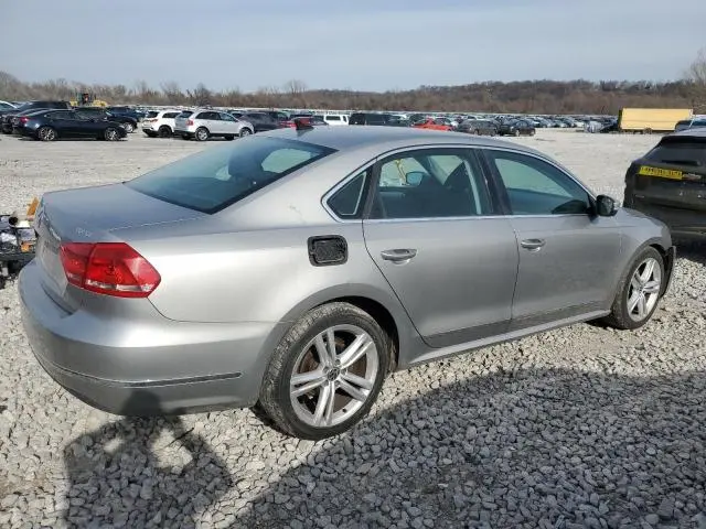 2013 VOLKSWAGEN PASSAT SE  