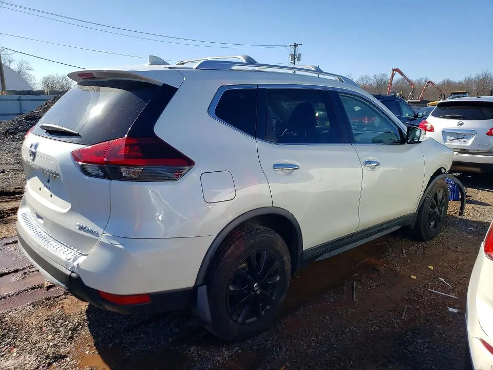 2018 NISSAN ROGUE SV  