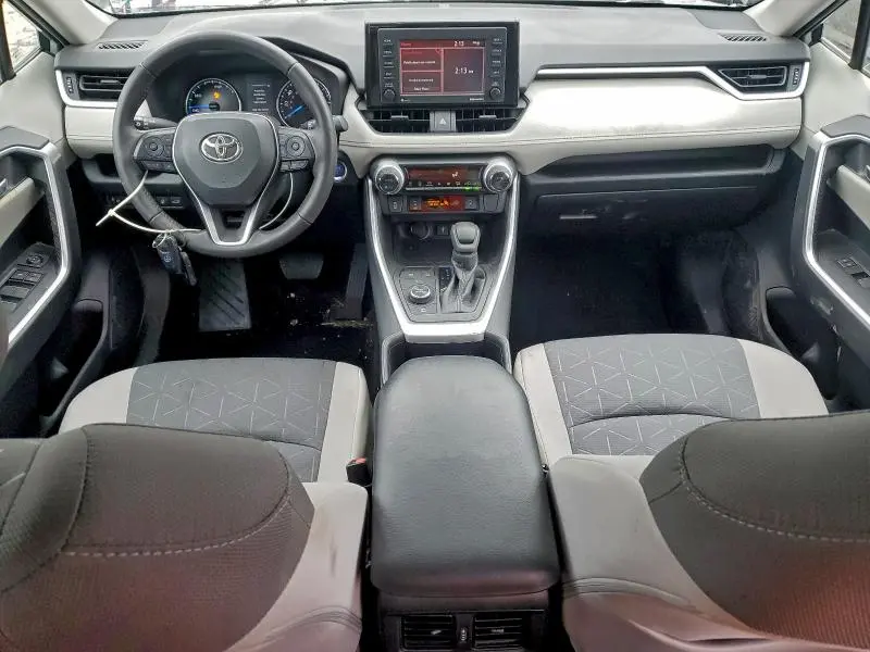 2022 TOYOTA RAV4 XLE  