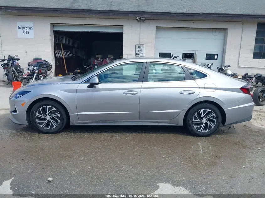 2021 HYUNDAI SONATA BLUE