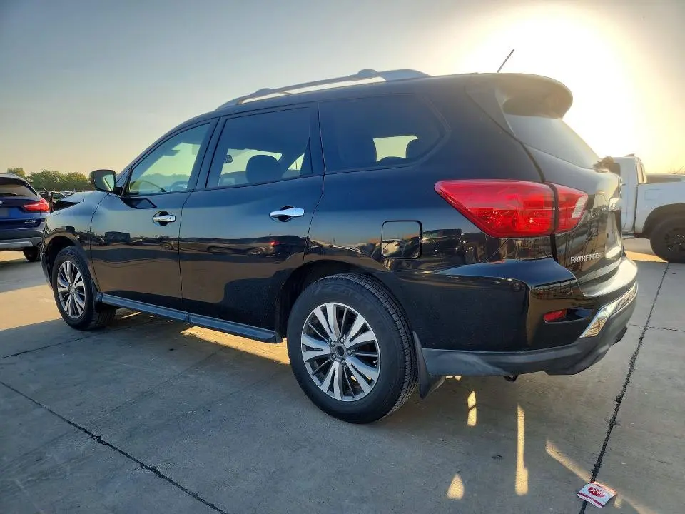 2017 NISSAN PATHFINDER SV  